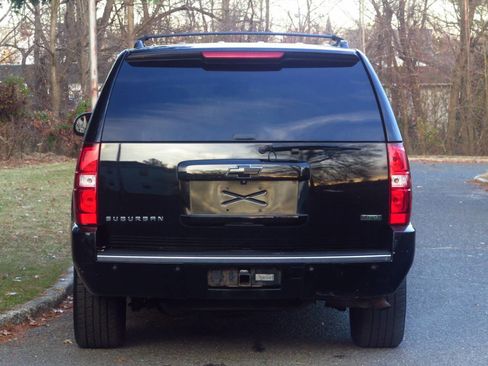 Used 2010 Chevrolet Suburban LTZ image 22