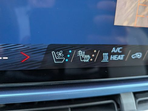 New 2026 Chevrolet Equinox EV LT image 22