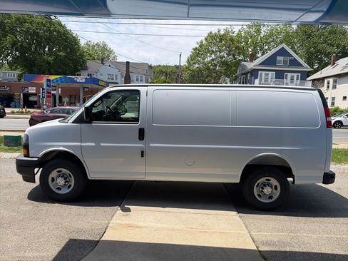 New 2026 Chevrolet Express 3500 RWD image 2