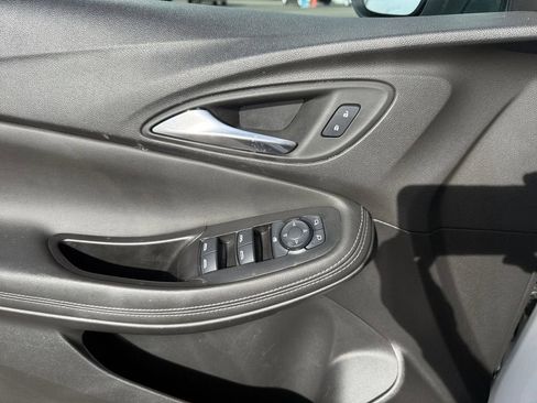 Used 2024 Buick Encore GX Sport Touring image 17