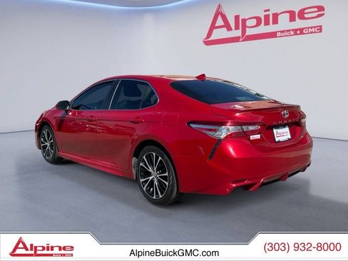 Used 2020 Toyota Camry SE FWD image 3