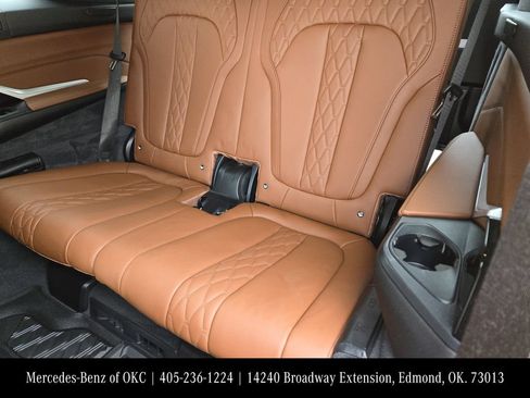 Used 2025 BMW X7 M60i AWD/4WD image 23