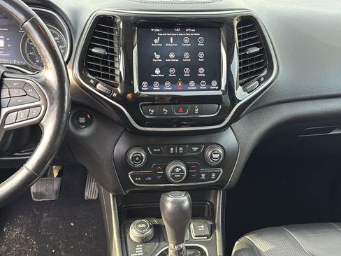 Used 2021 Jeep Cherokee Limited image 21