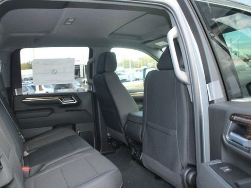 New 2026 GMC Sierra 3500 SLE image 5