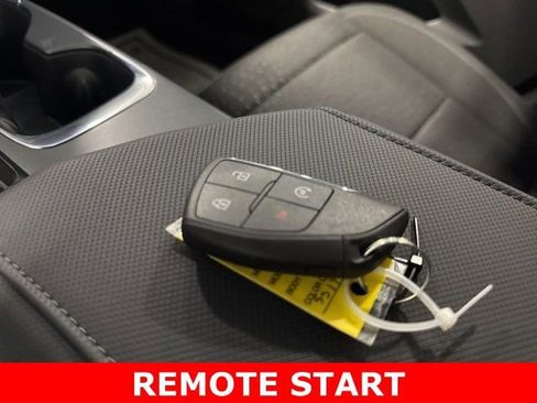 Used 2025 Chevrolet Equinox EV LT image 30