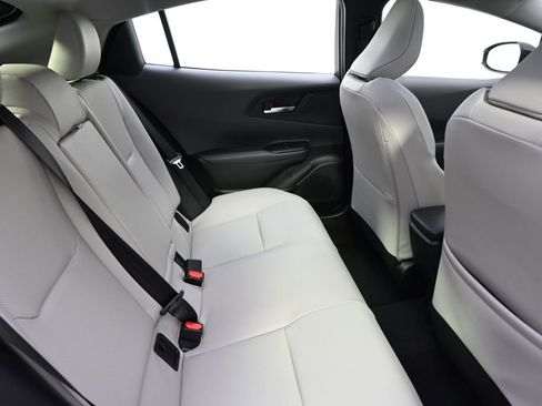 Used 2024 Toyota Prius XLE image 18