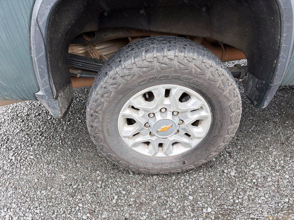 Used 2025 Chevrolet Silverado 2500 LT w/ All Star Edition AWD/4WD image 9