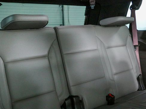 Used 2022 GMC Yukon SLT w/ SLT Premium Package RWD image 33