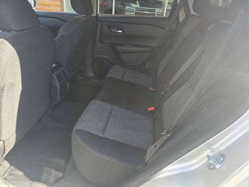 Used 2024 Nissan Rogue SV AWD/4WD image 11