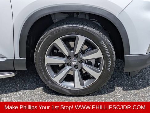 Used 2025 Honda Pilot Elite image 11