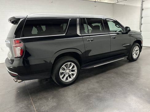Used 2024 Chevrolet Suburban Premier image 11