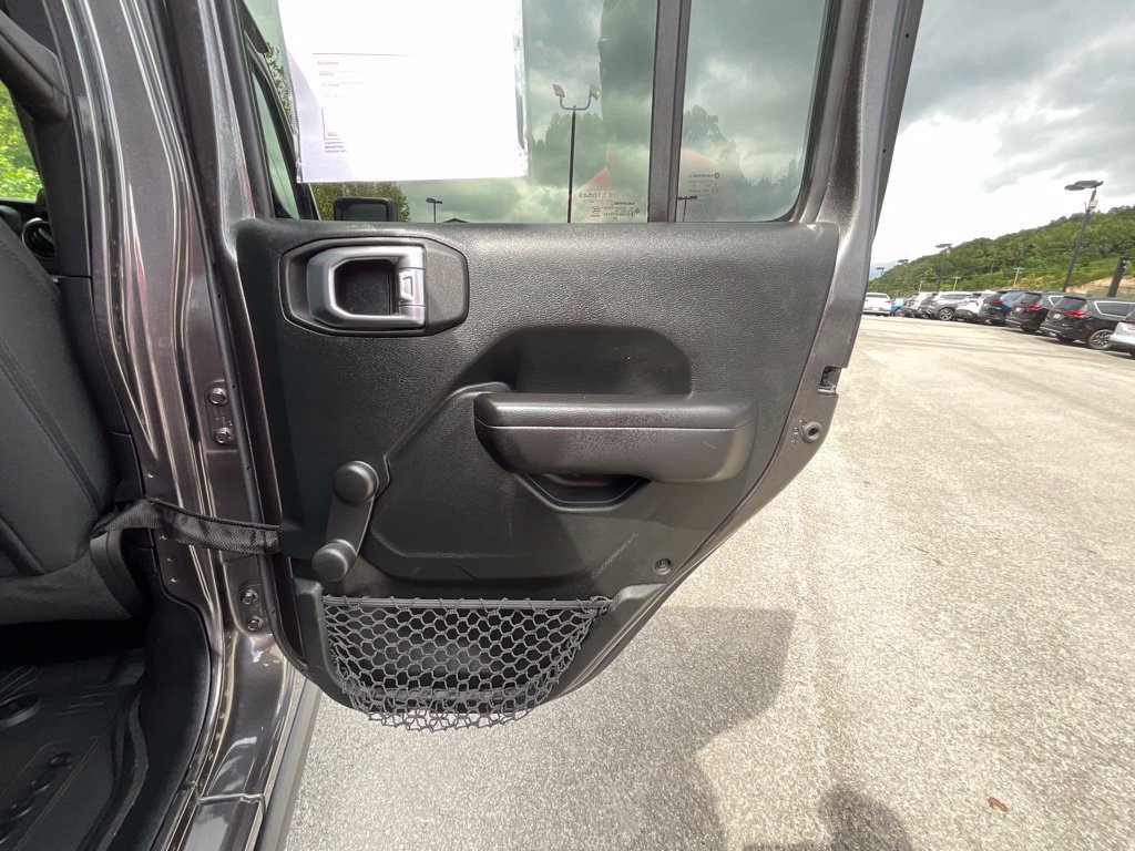 Used 2021 Jeep Gladiator Sport AWD/4WD image 23