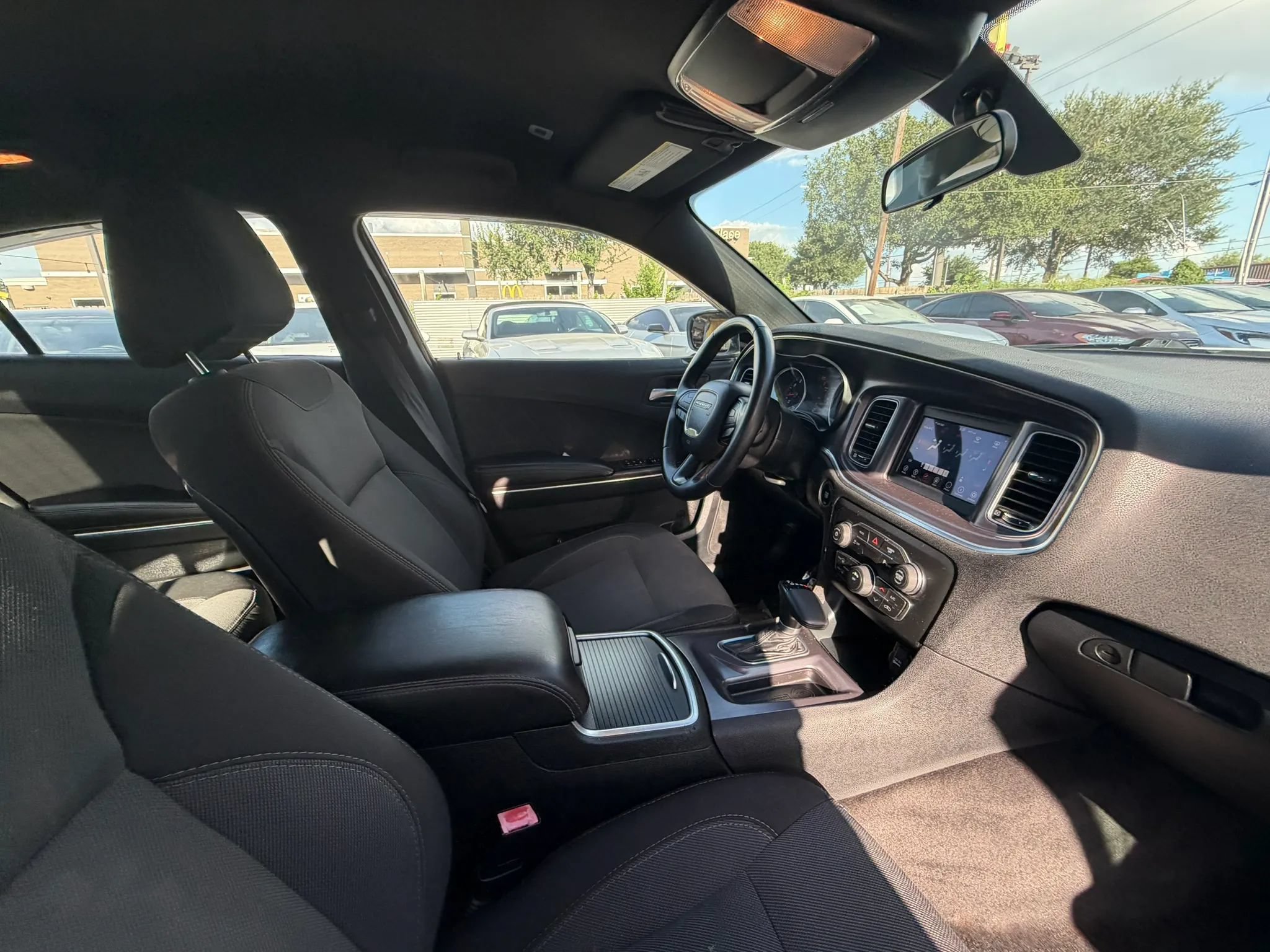 Used 2018 Dodge Charger SXT RWD image 16