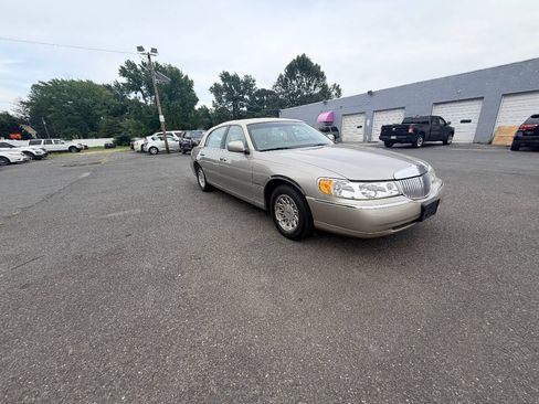 Used 1999 Lincoln Town Car Signature RWD image 20