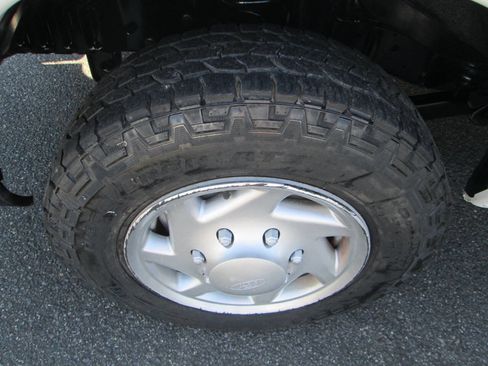 Used 2014 Ford E-150 and Econoline 150 image 2