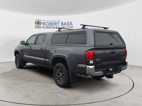 Used 2022 Toyota Tacoma SR5 image 3