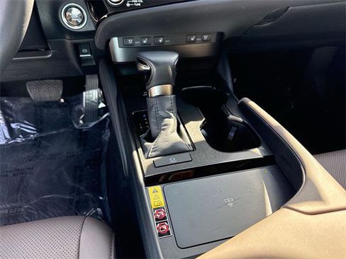 Certified 2024 Lexus ES 350 w/ Premium Package image 21