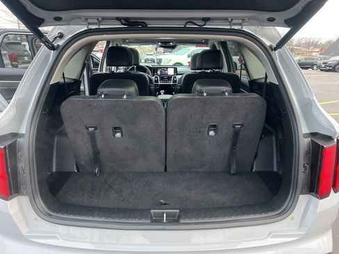 Certified 2022 Kia Sorento SX image 12