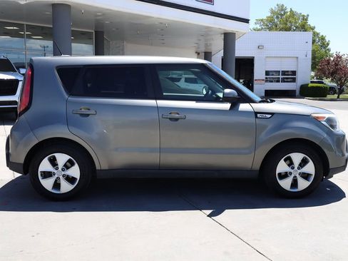 Used 2016 Kia Soul FWD image 7