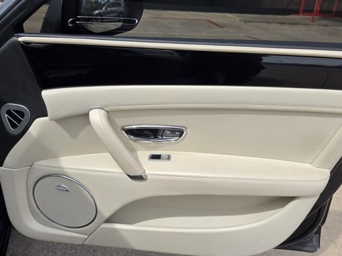 Used 2015 Bentley Flying Spur V8 image 39
