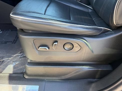 Used 2023 Cadillac Escalade ESV Sport AWD/4WD image 23