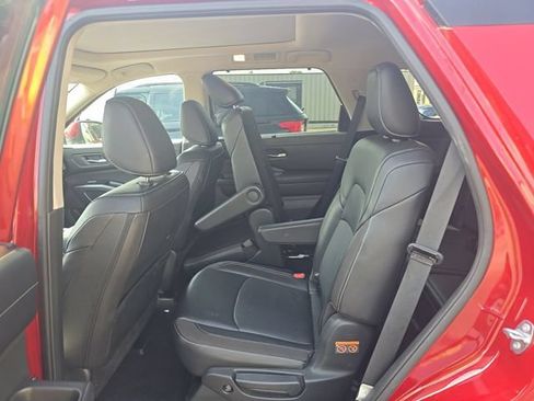 Used 2024 Nissan Pathfinder SL w/ SL Premium Package FWD image 12
