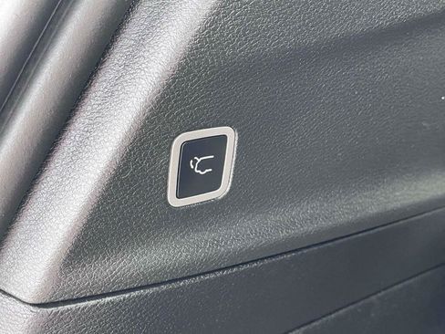 Used 2025 Chrysler Pacifica Limited FWD image 20