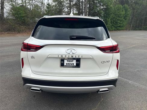 Used 2021 INFINITI QX50 Essential image 7