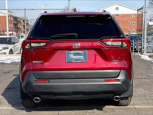 Used 2022 Toyota RAV4 XLE image 3