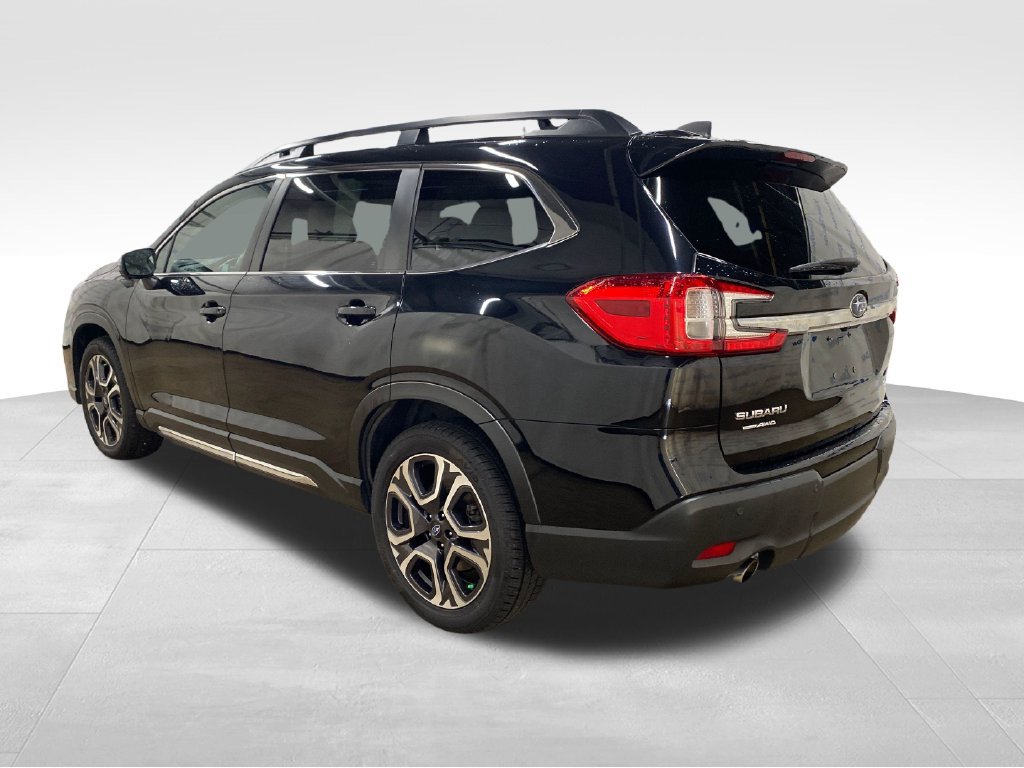 Used 2023 Subaru Ascent Limited w/ Technology Package AWD/4WD image 2