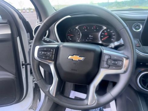 Used 2024 Chevrolet Blazer LT w/ Convenience Package FWD image 9
