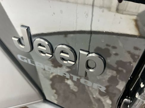 Used 2021 Jeep Gladiator Sport w/ Auxiliary Switch Group AWD/4WD image 25