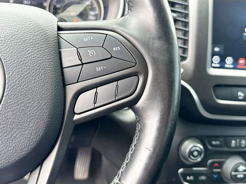 Used 2020 Jeep Cherokee Trailhawk w/ Cold Weather Group AWD/4WD image 9