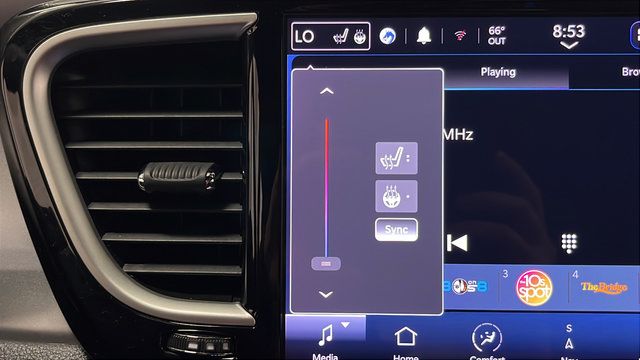 Used 2024 Chrysler Pacifica Limited FWD image 34