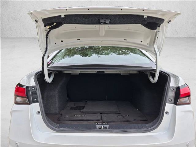 Used 2025 Nissan Versa SR FWD image 6
