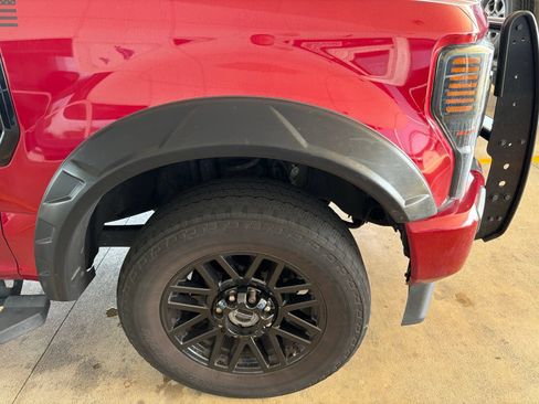Used 2022 Ford F250 Lariat w/ Black Appearance Package AWD/4WD image 6