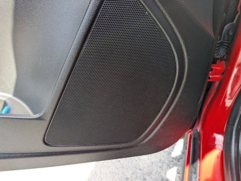 Used 2015 GMC Canyon SLE w/ All-Terrain Adventure Package image 16