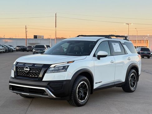 Certified 2023 Nissan Pathfinder Rock Creek image 6