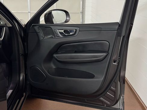 Used 2022 Volvo XC60 B5 Inscription w/ Advanced Package image 43