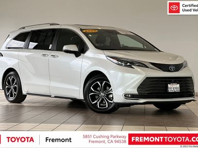 Certified 2025 Toyota Sienna Platinum