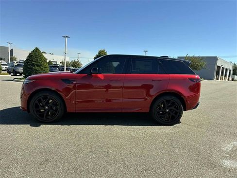 New 2025 Land Rover Range Rover Sport Dynamic SE image 2