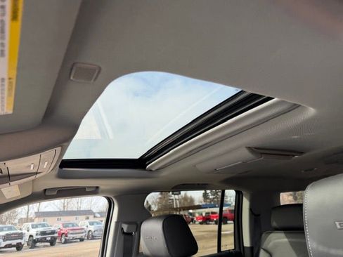 Used 2020 GMC Yukon XL Denali w/ Open Road Package image 12