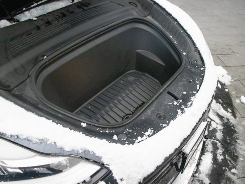 Used 2020 Tesla Model Y Long Range image 27