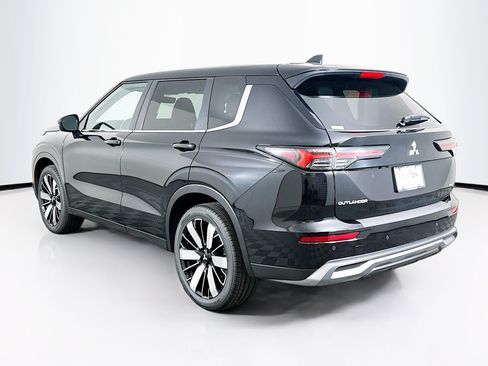 Used 2025 Mitsubishi Outlander SE FWD image 5