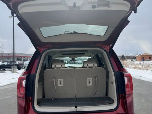Used 2023 GMC Acadia Denali w/ Denali Technology Package image 3