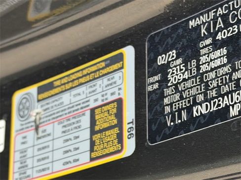 Used 2023 Kia Soul LX w/ LX Technology Package image 10