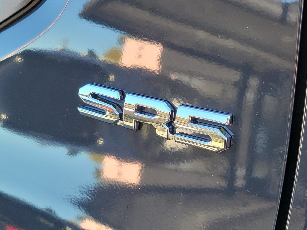 Used 2025 Toyota Tacoma SR5 AWD/4WD image 11