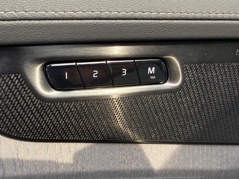 New 2027 Volvo XC90 B6 Ultra AWD/4WD image 12