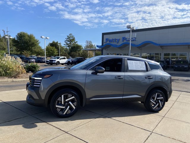 Used 2025 Nissan Kicks SV FWD image 6