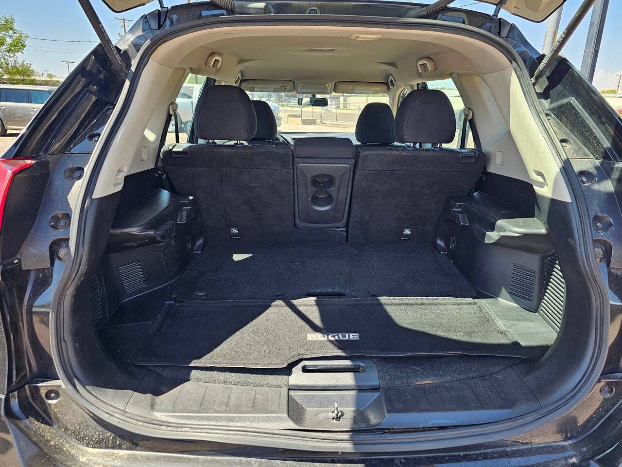 Used 2017 Nissan Rogue S FWD image 18